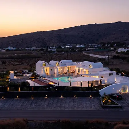 Santa Irina Luxury Sunny Lofts 4* Perivolos (Santorini)