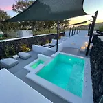 Santa Irina Luxury Sunny Lofts Hotel