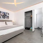 Santa Irina Luxury Sunny Lofts 4* Perivolos (Santorini)