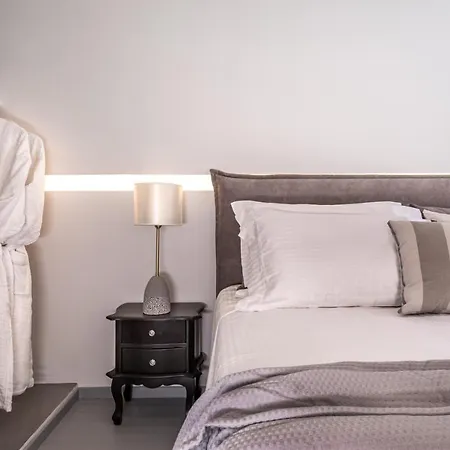 מלון Santa Irina Luxury Sunny Lofts פריבולוס