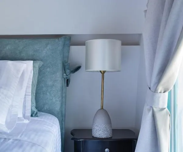 Hotel Santa Irina Luxury Sunny Lofts 4*