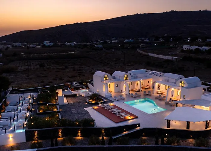 Santa Irina Luxury Sunny Lofts 4* Perivolos (Santorini)