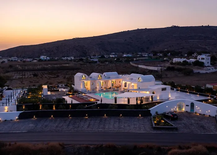 Santa Irina Luxury Sunny Lofts 4* Perivolos (Santorini)