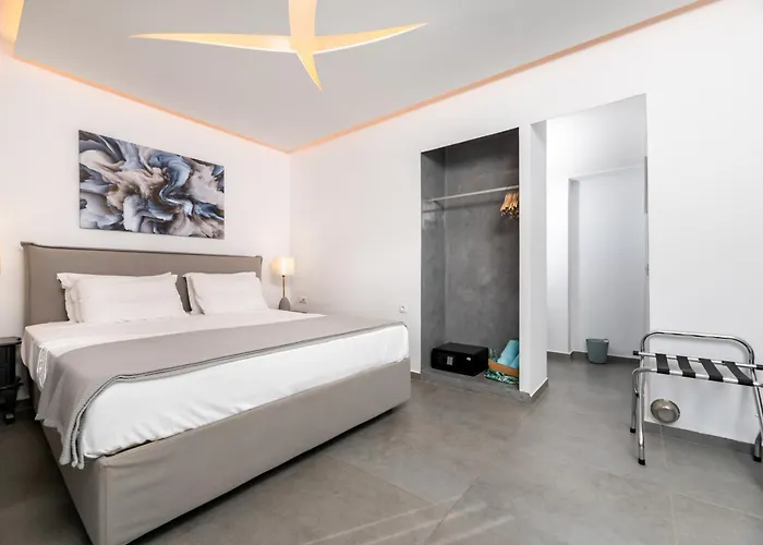 Santa Irina Luxury Sunny Lofts 4* Perivolos (Santorini)