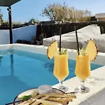 Отель Santa Irina Luxury Sunny Lofts 4*